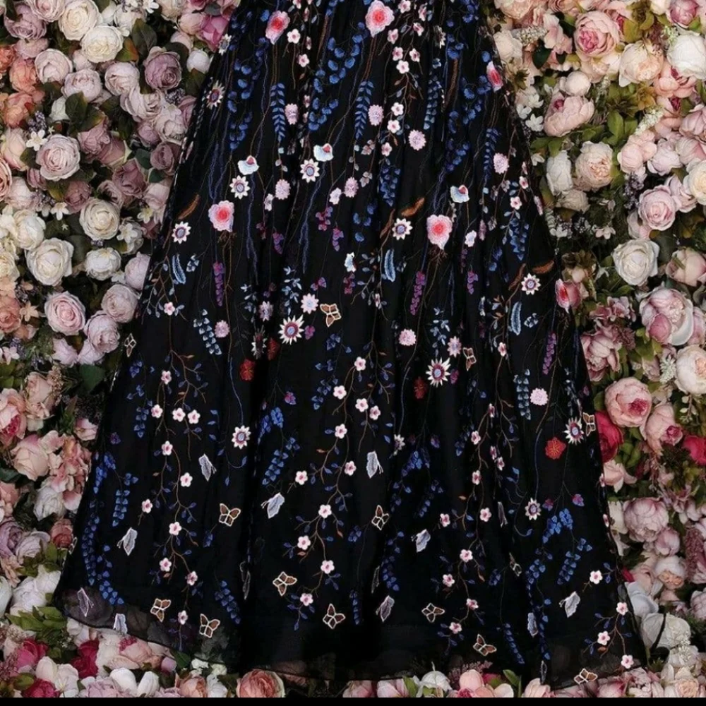 Clarisse feather and flower black dress - Picture 4 of 5